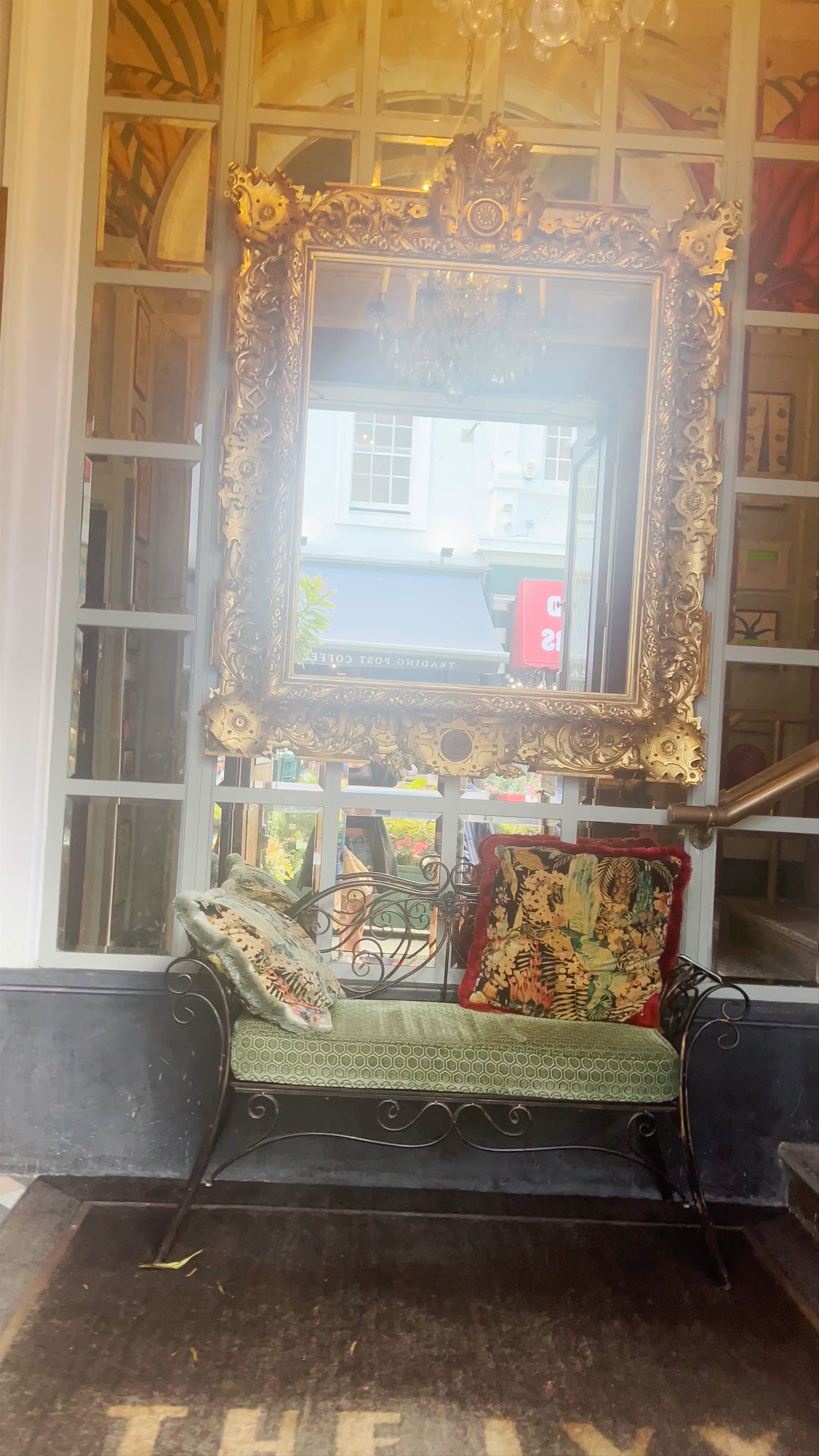 The Ivy In The Lanes: Elegant Dining and Cozy Charm in Brighton