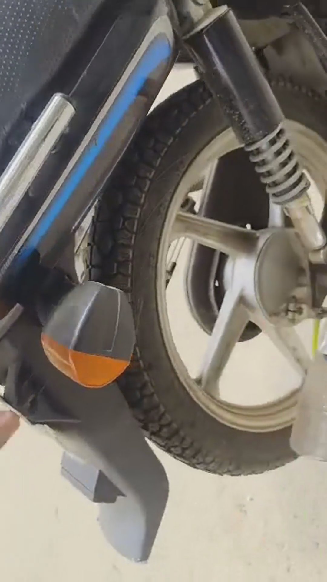 Walk-around video thumbnail