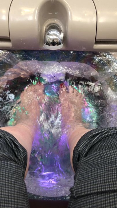 Carson Nails - After a long week, the message chair and bubbly water tub for my toes brings on an hour of relaxation. - Nail Salons Near Me - Carson City, Nevada