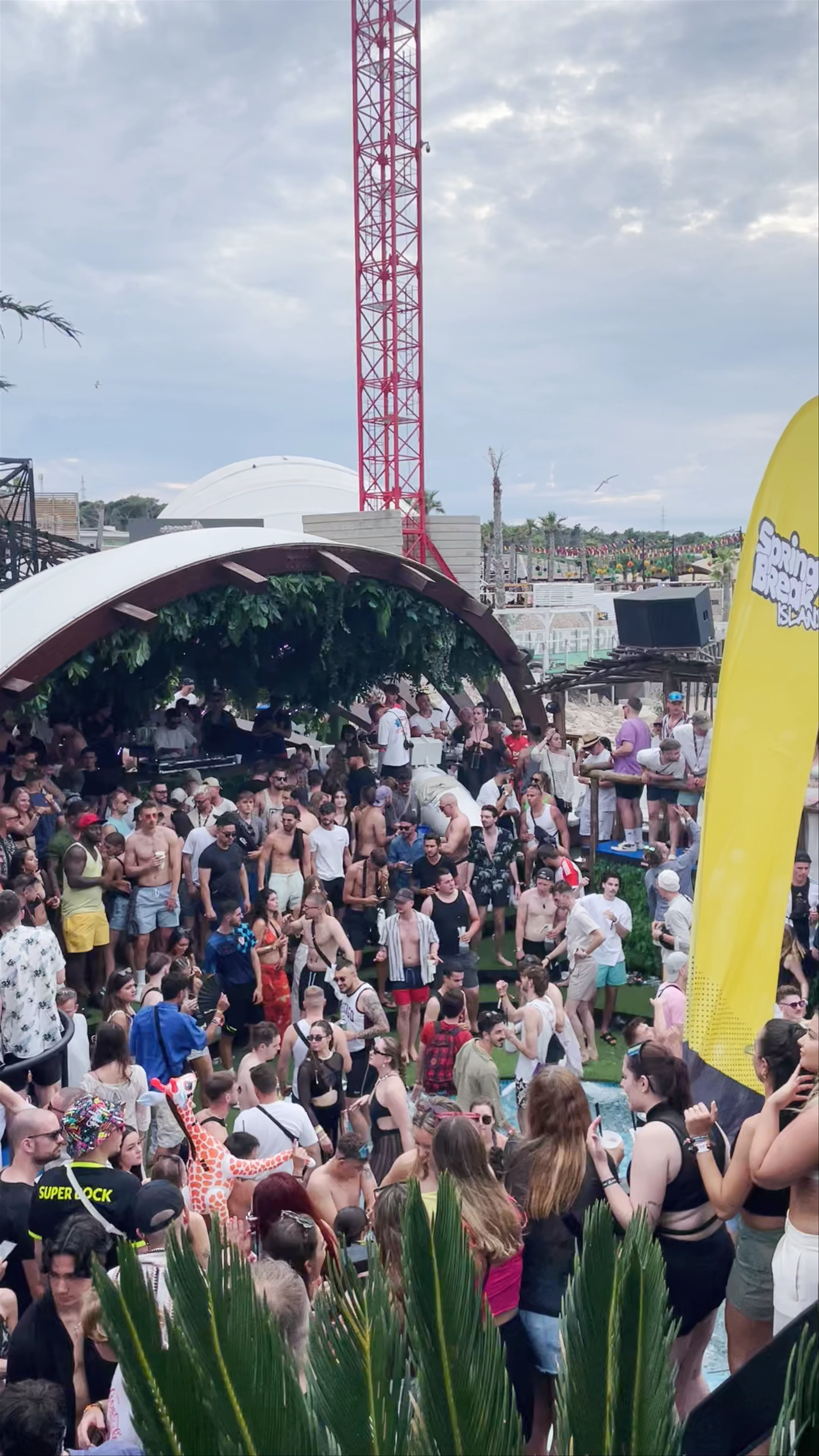 Noa Beach Club