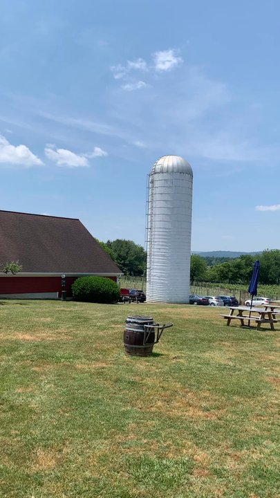 Sunset Hills Vineyard - Wineries Near Me - Purcellville, Virginia