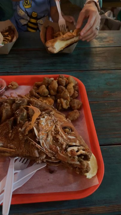 Fish Hut Grill - While fish snapper - American Near Me - Emerald Isle, North Carolina