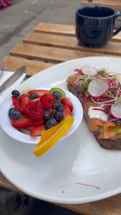 Lola Cafe - Salmon toast + Cafe de olla - Breakfast & Brunch Near Me - Los Angeles, California