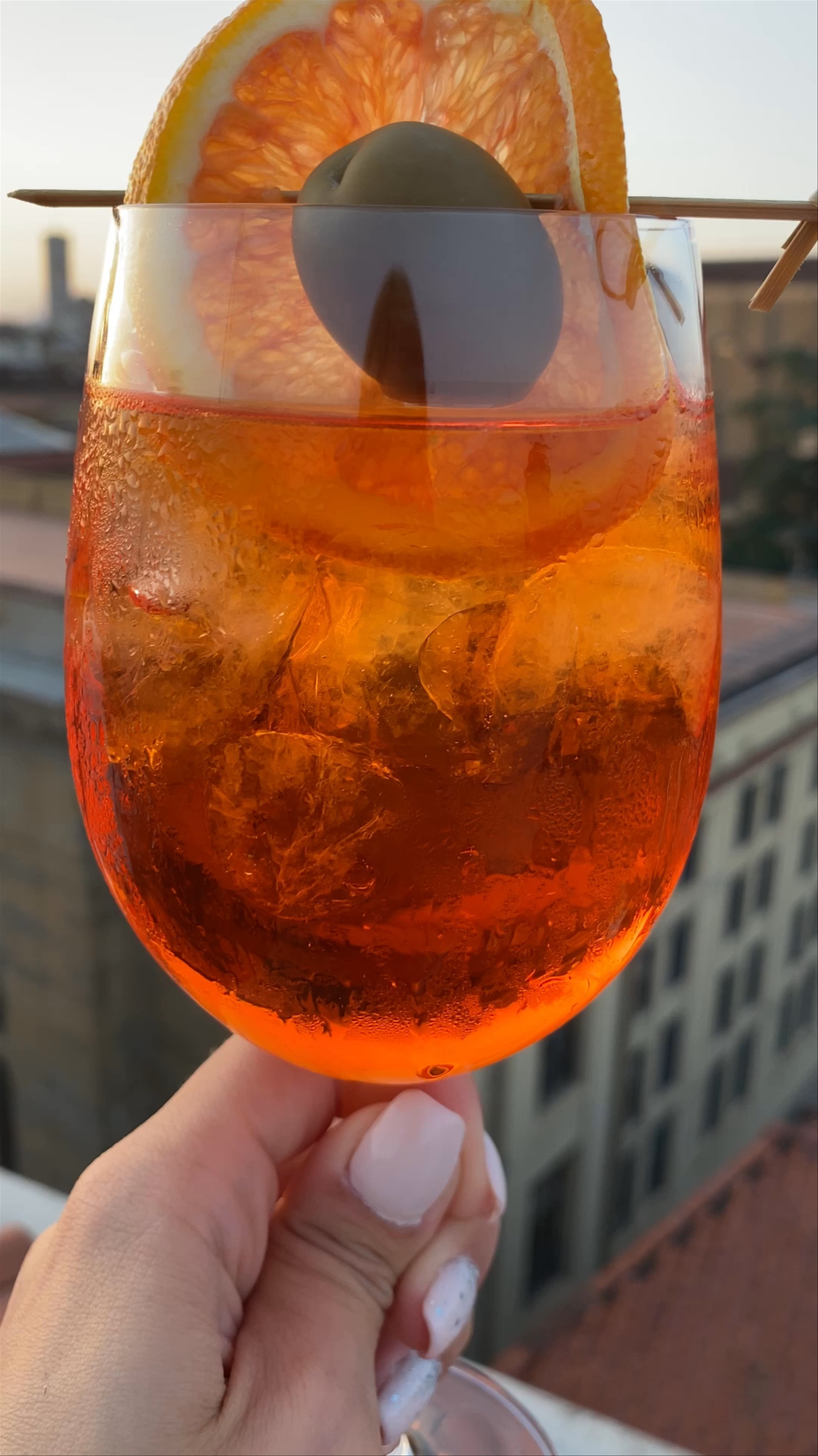 Empireo Rooftop View American Bar & Pool