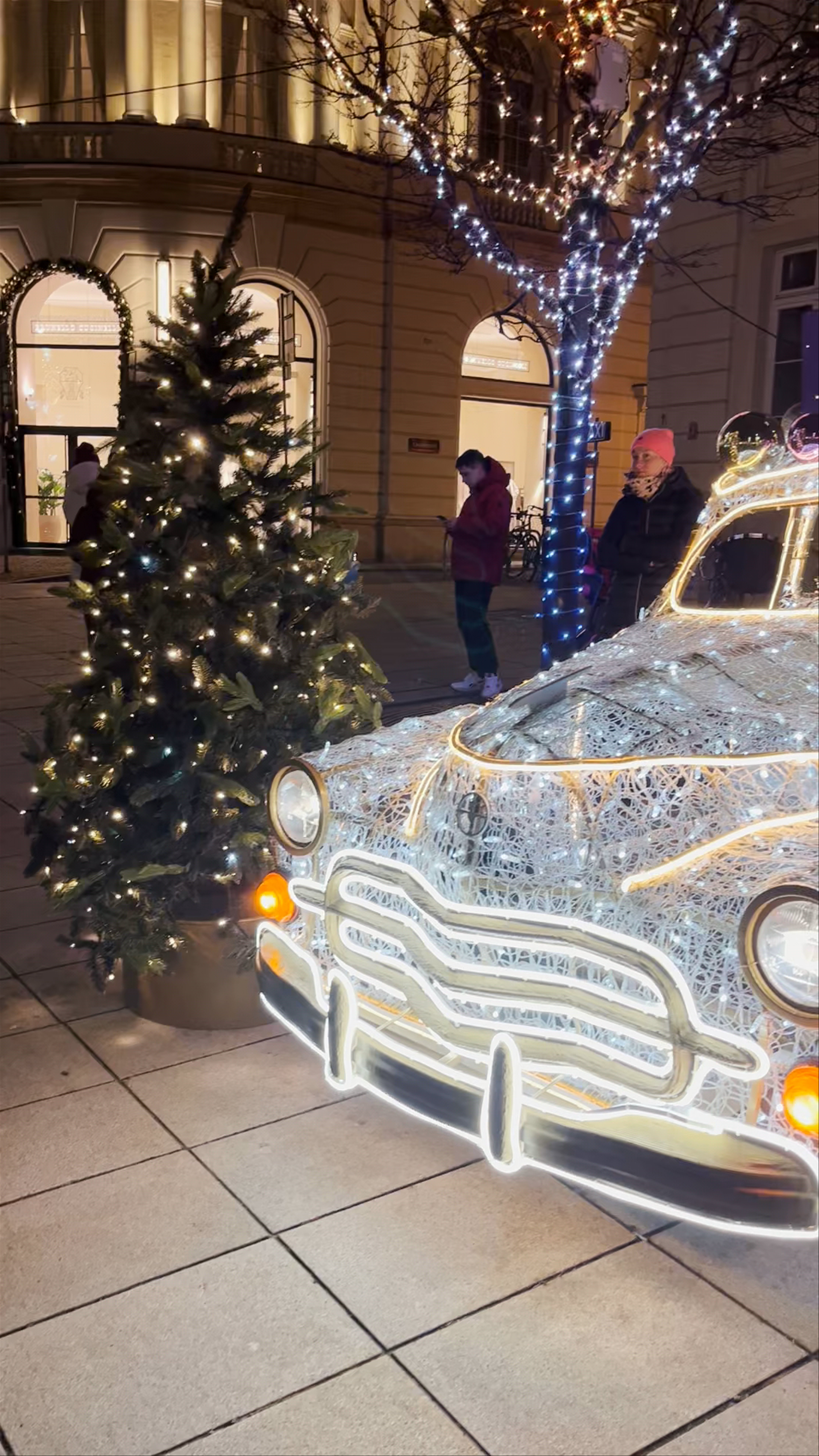 Magical Christmas Lights and Festive Night Stroll on Royal Route, Warsaw