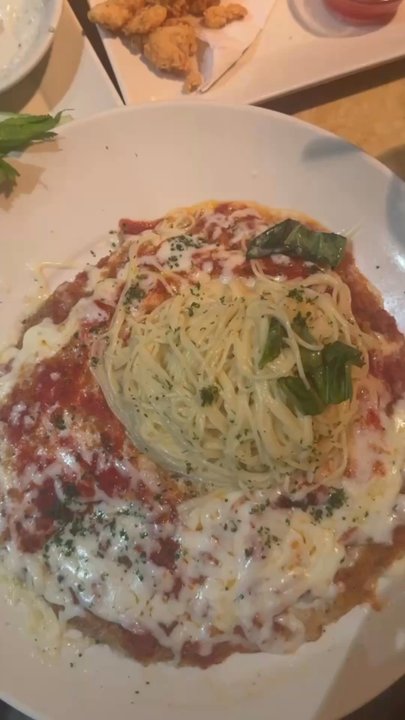 The Cheesecake Factory - Chicken Chicken Parmesan "Pizza Style" - Desserts Near Me - Hackensack, New Jersey