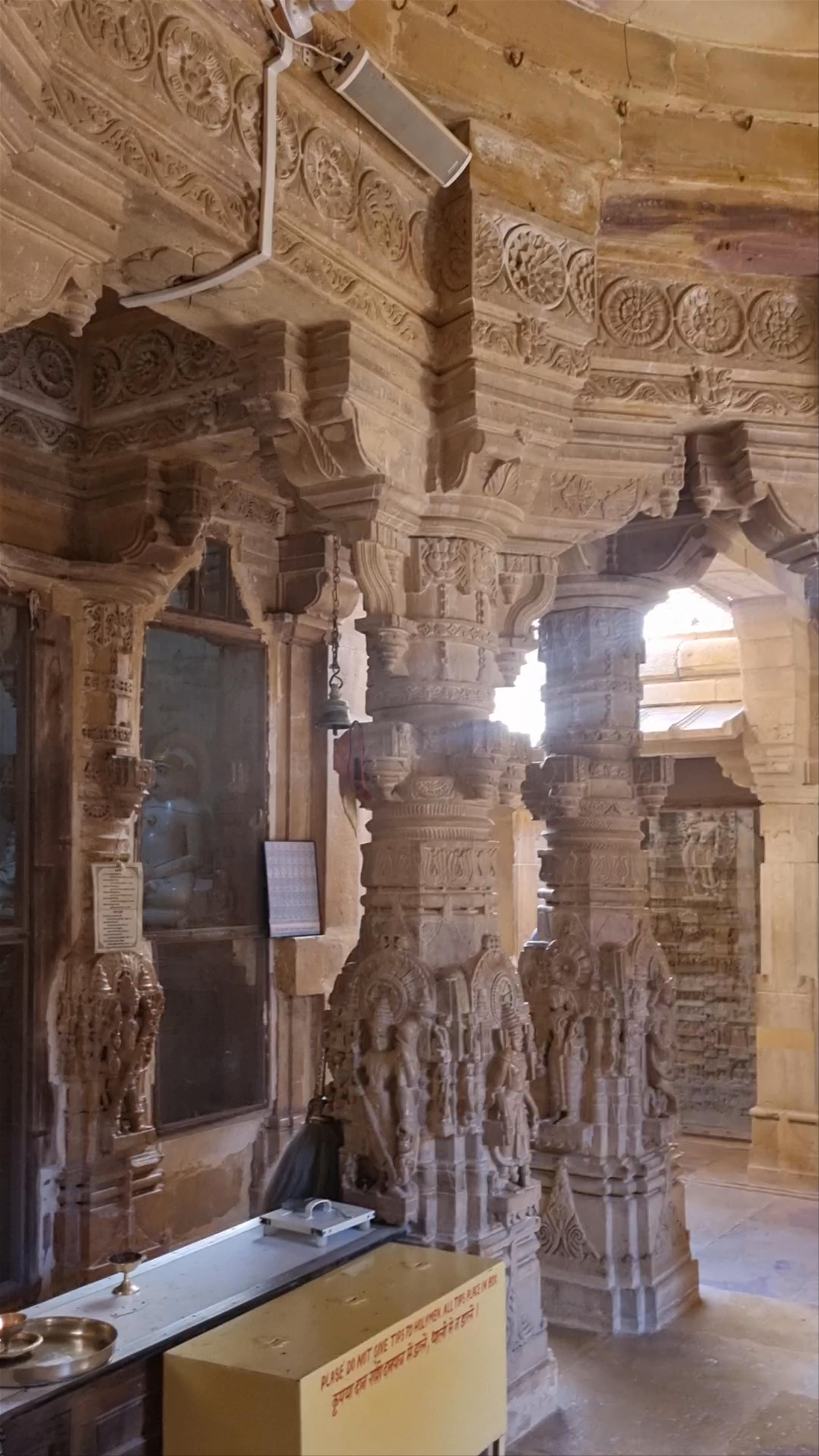 Chandraprabhu Jain Temple: Serenity and Intricate Stone Carvings in Jaisalmer