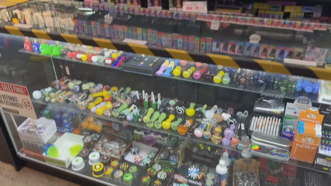 Video carousel 1 of 1 with ID _Blt49bcvewSfXRDX4FF6A for Puff Vegas Smoke &  Vape Shop