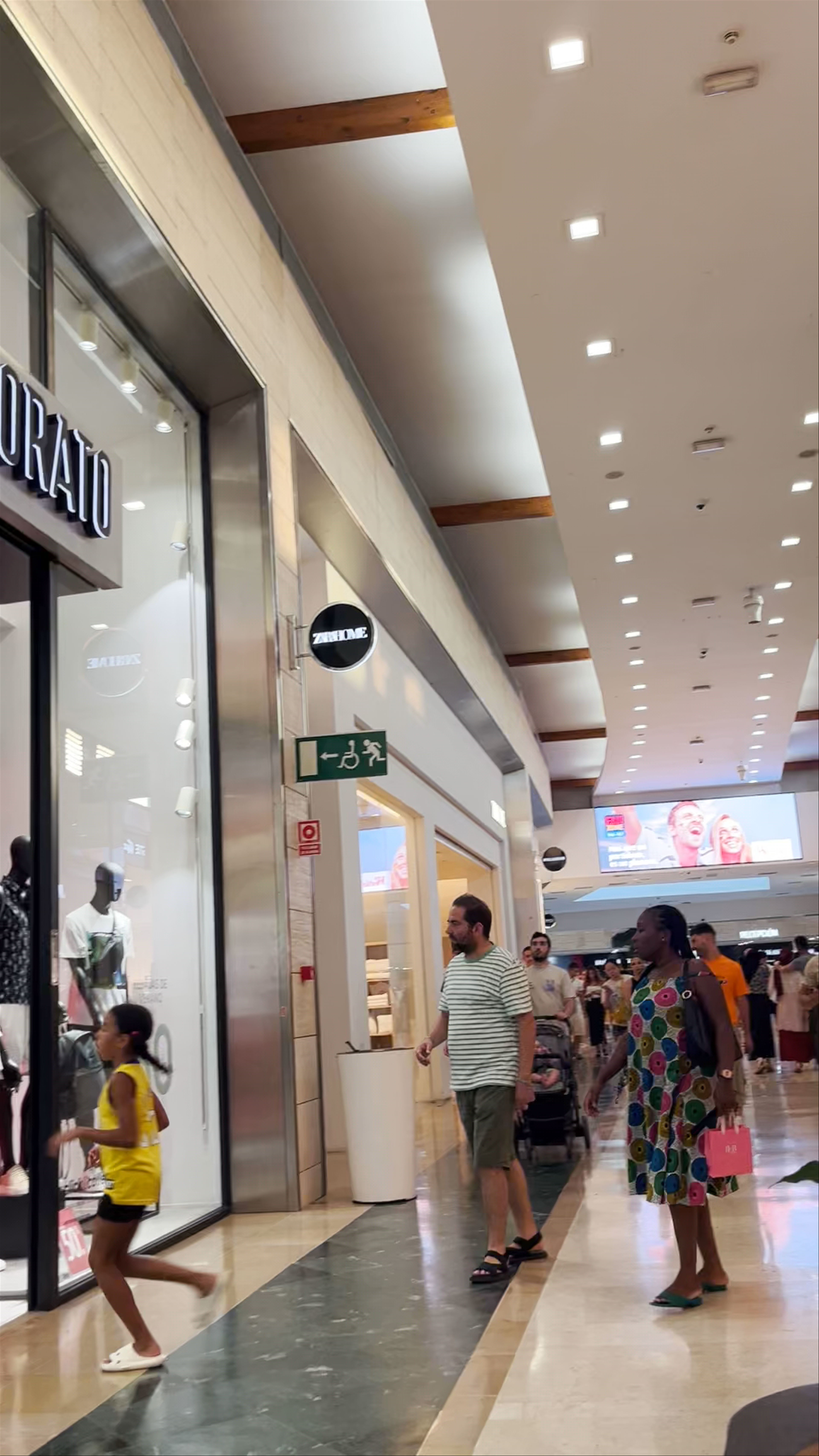 Bright Shopping Experience at Westfield Parquesur in Leganés