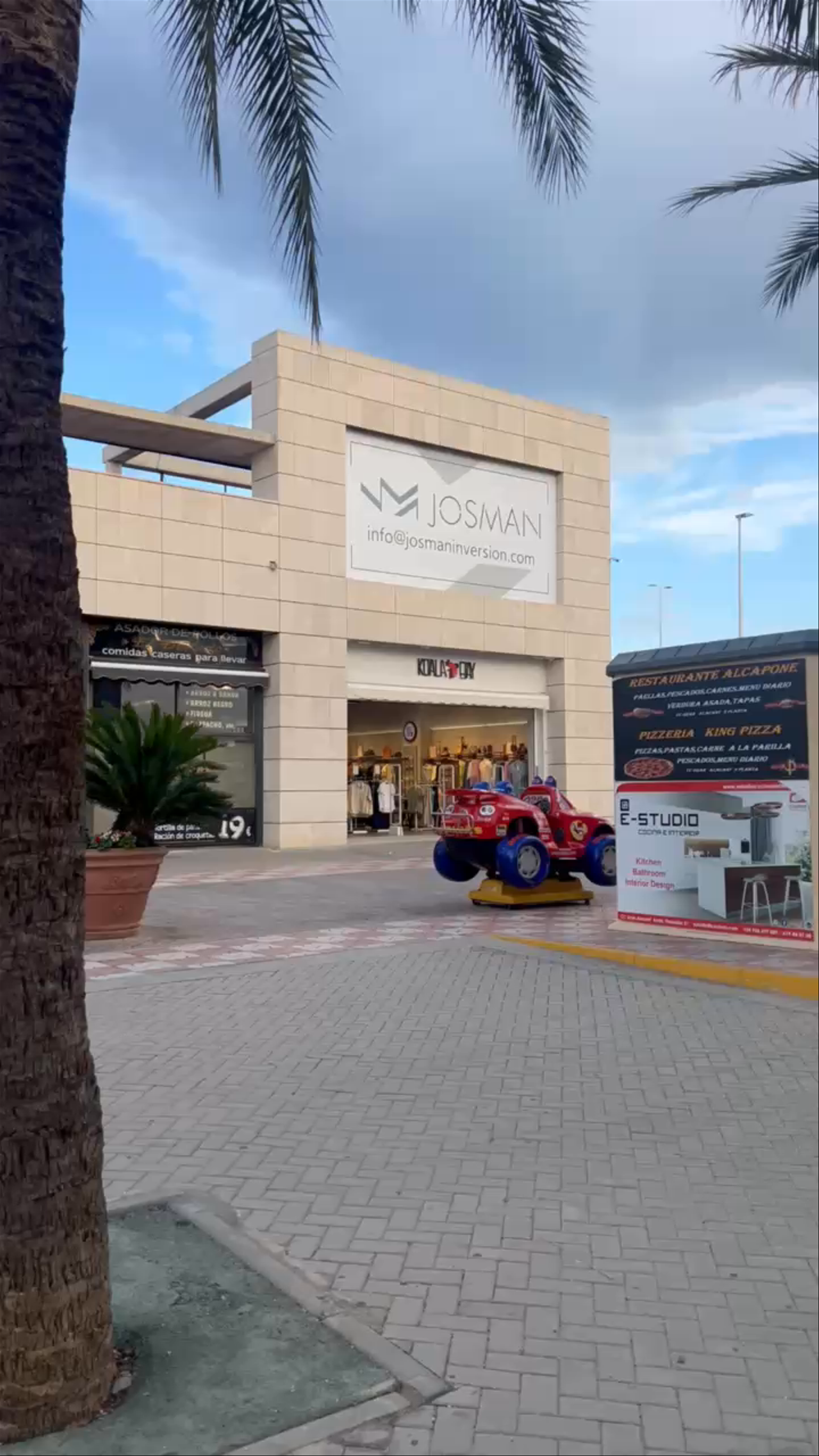 Gran Alacant Centro Comercial: Shopping and Family Fun in Comunidad Valenciana
