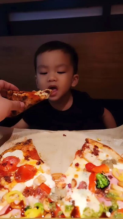 Blaze Pizza - Salad Near Me - Northridge, California