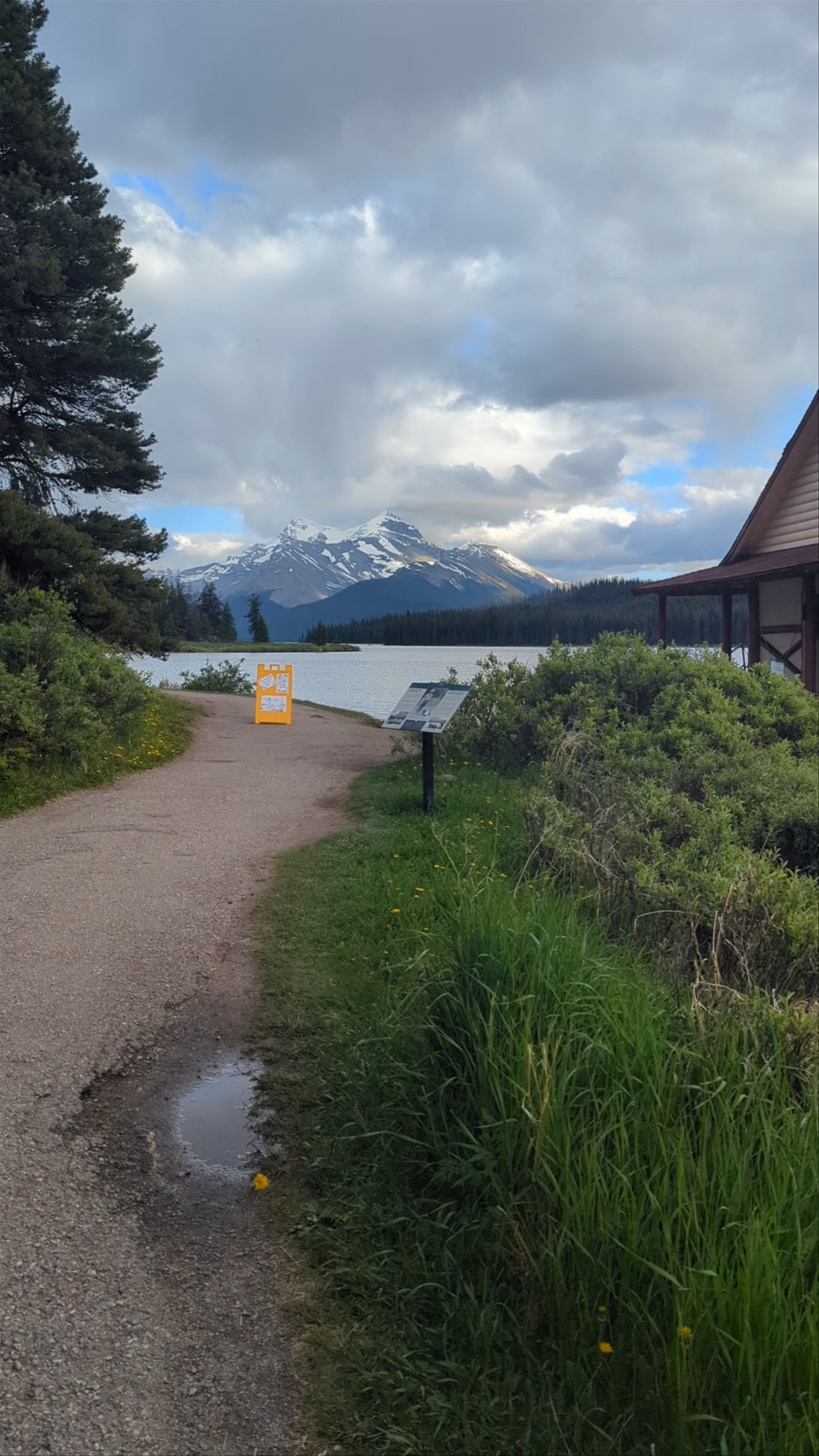 Maligne Lake Boat House
