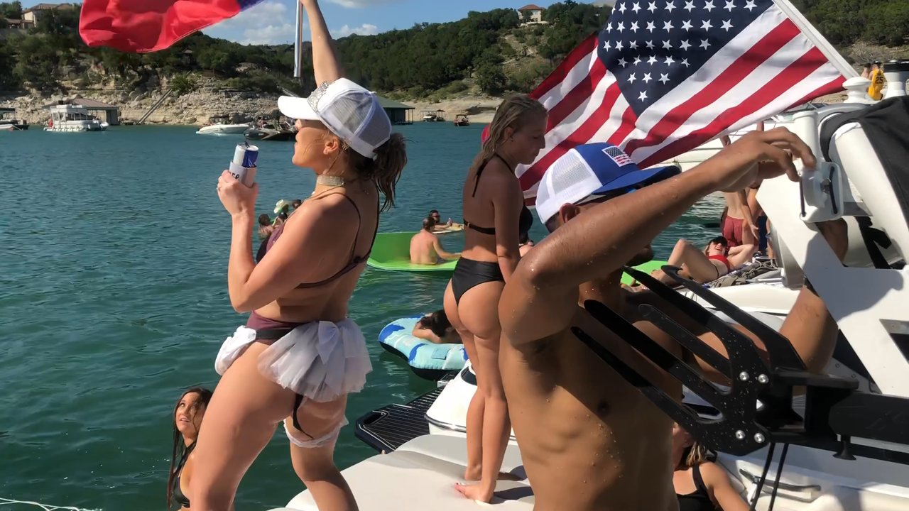 Lake Life - Devils Cove - Boat Charters Near Me - Austin, Texas