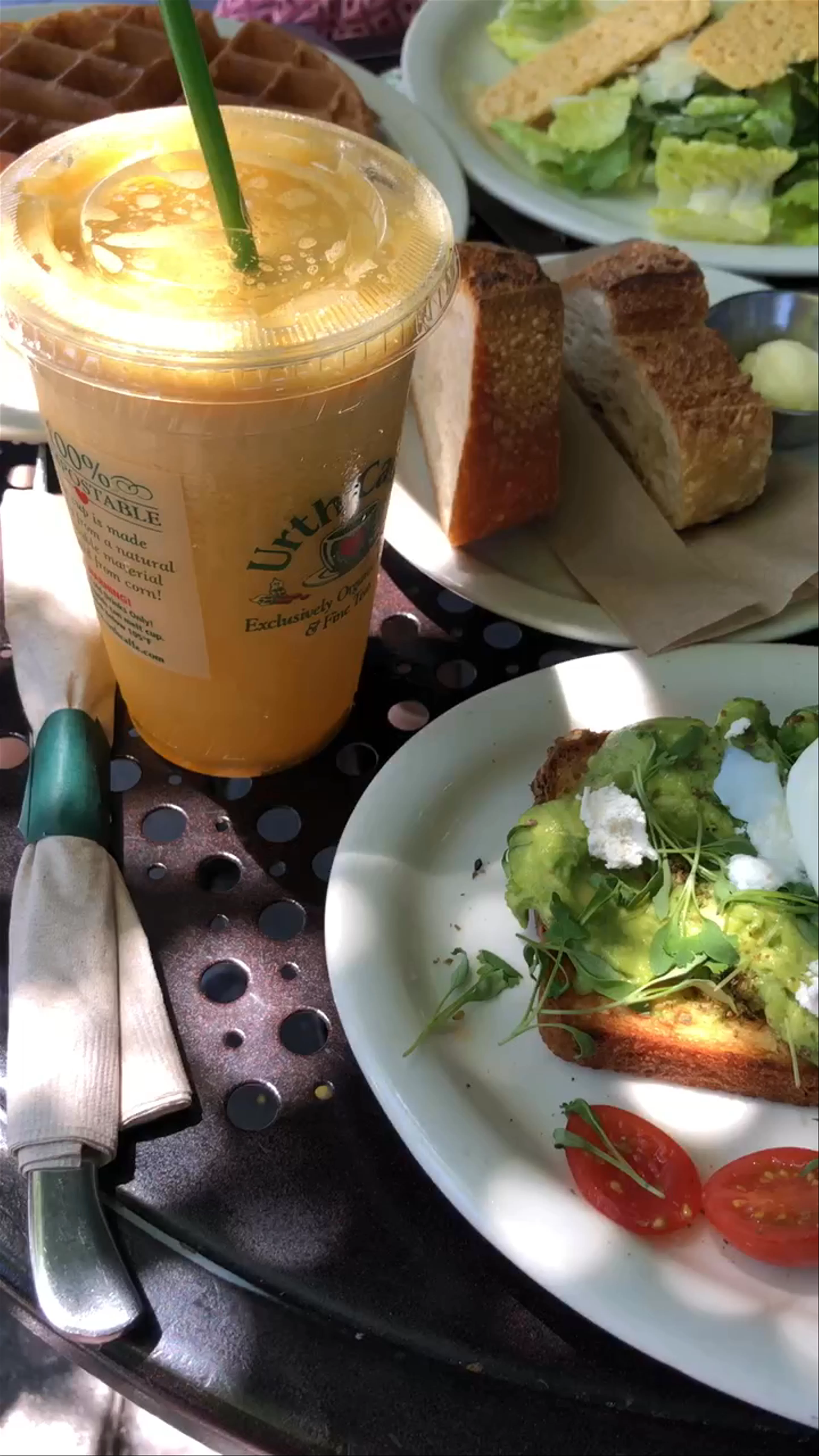 Urth Caffe, South Hewitt Street