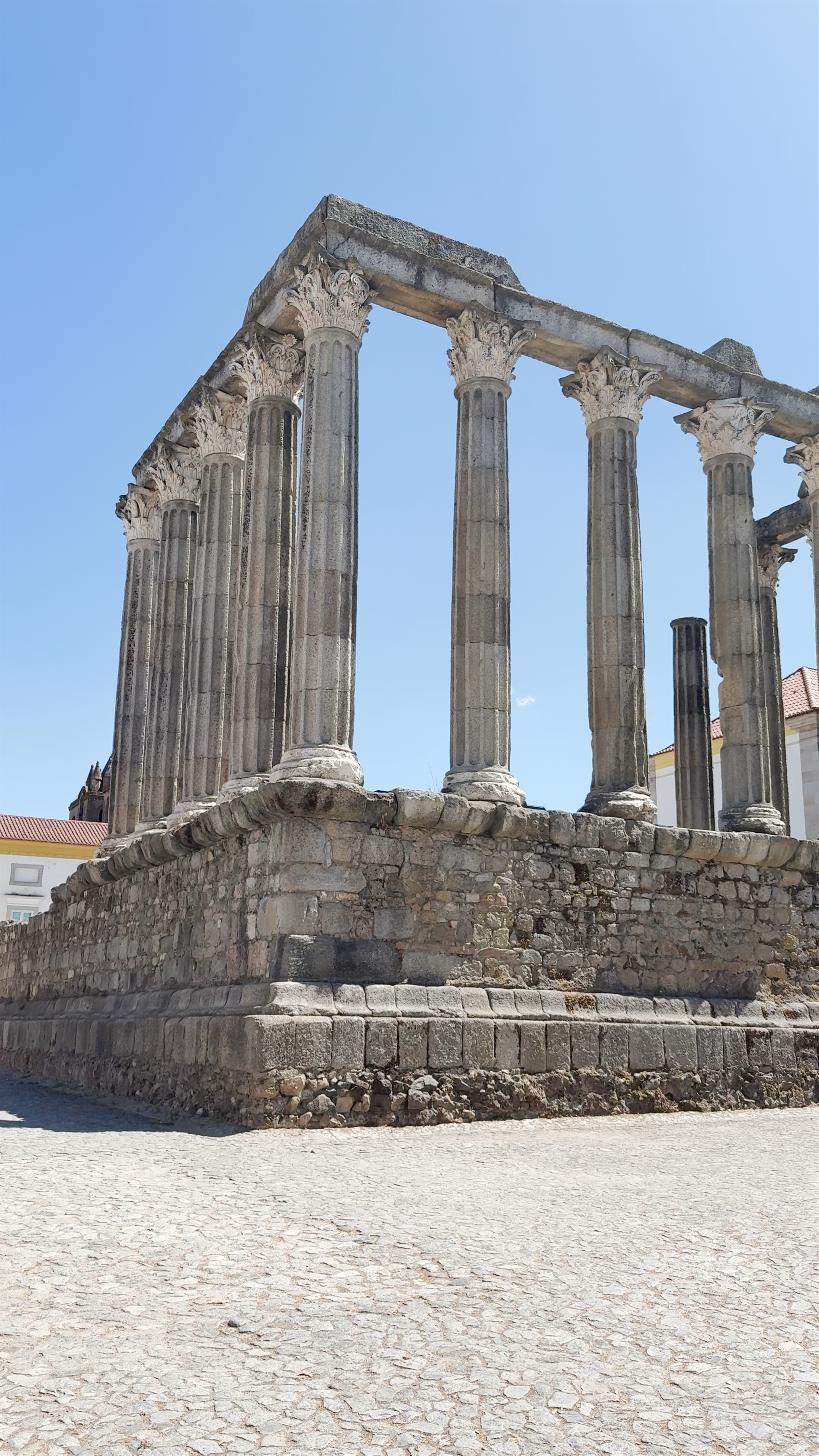 Roman Temple of Évora: Timeless Majesty in Portugal