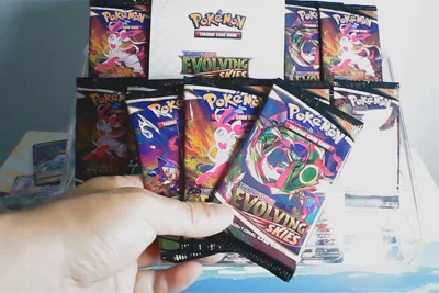 Immagine di Pokemon Evolving Skies Booster Pack 1