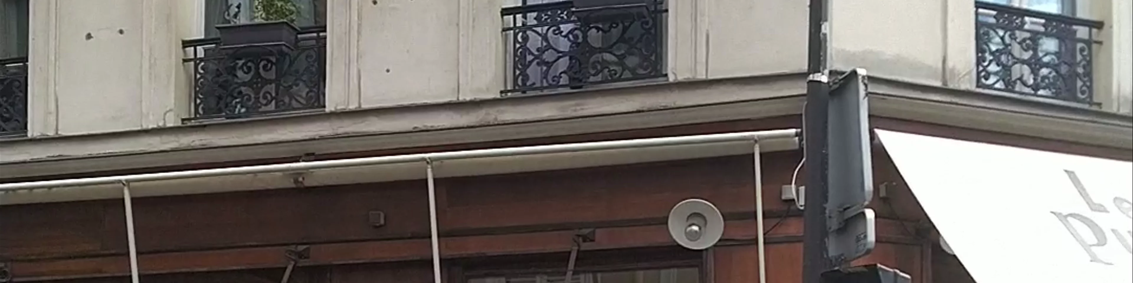 Les Puces Des Batignolles Restaurant