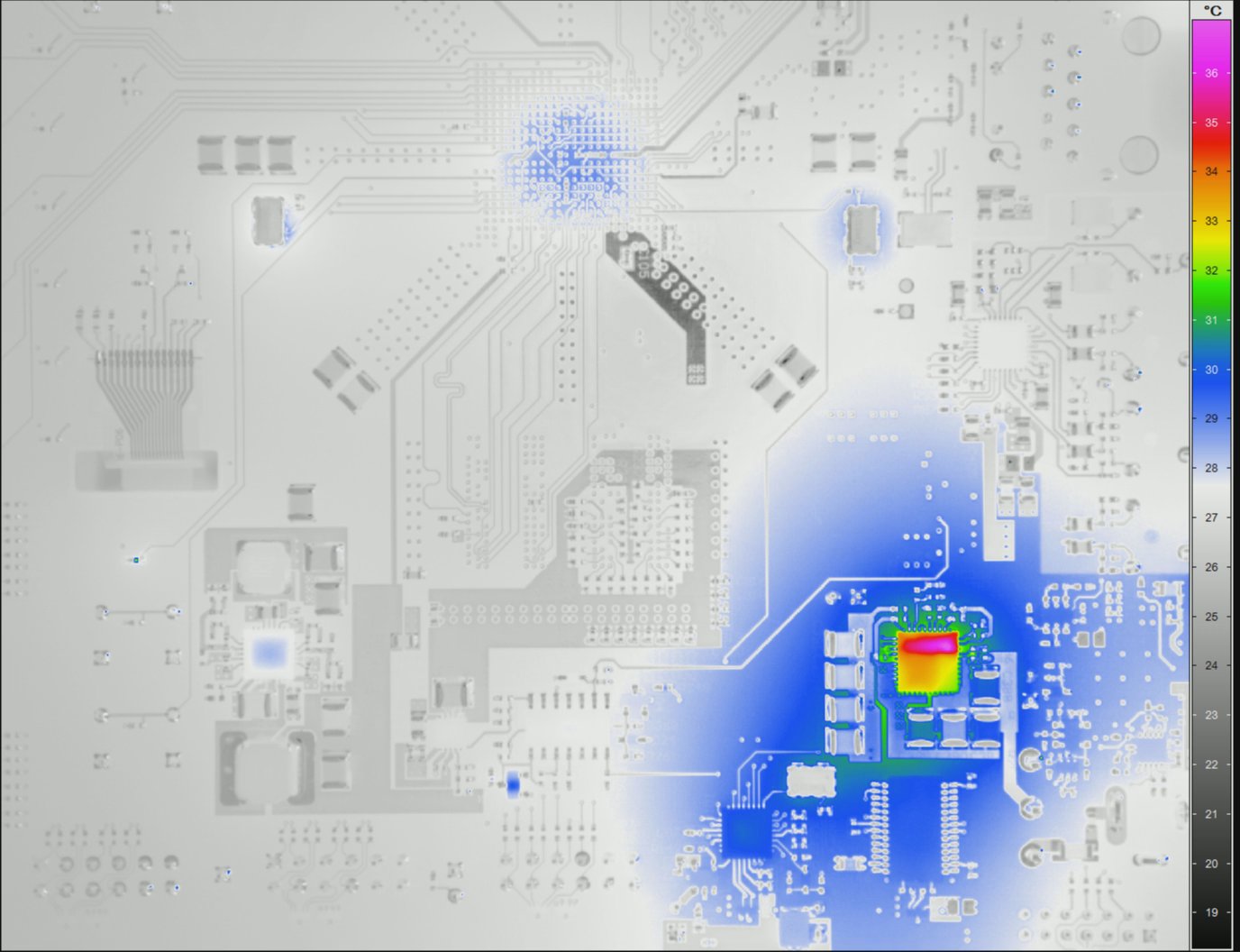 Aufnahme einer Leiterplatte mit der Wärmebildkamera ImageIR® 10300
