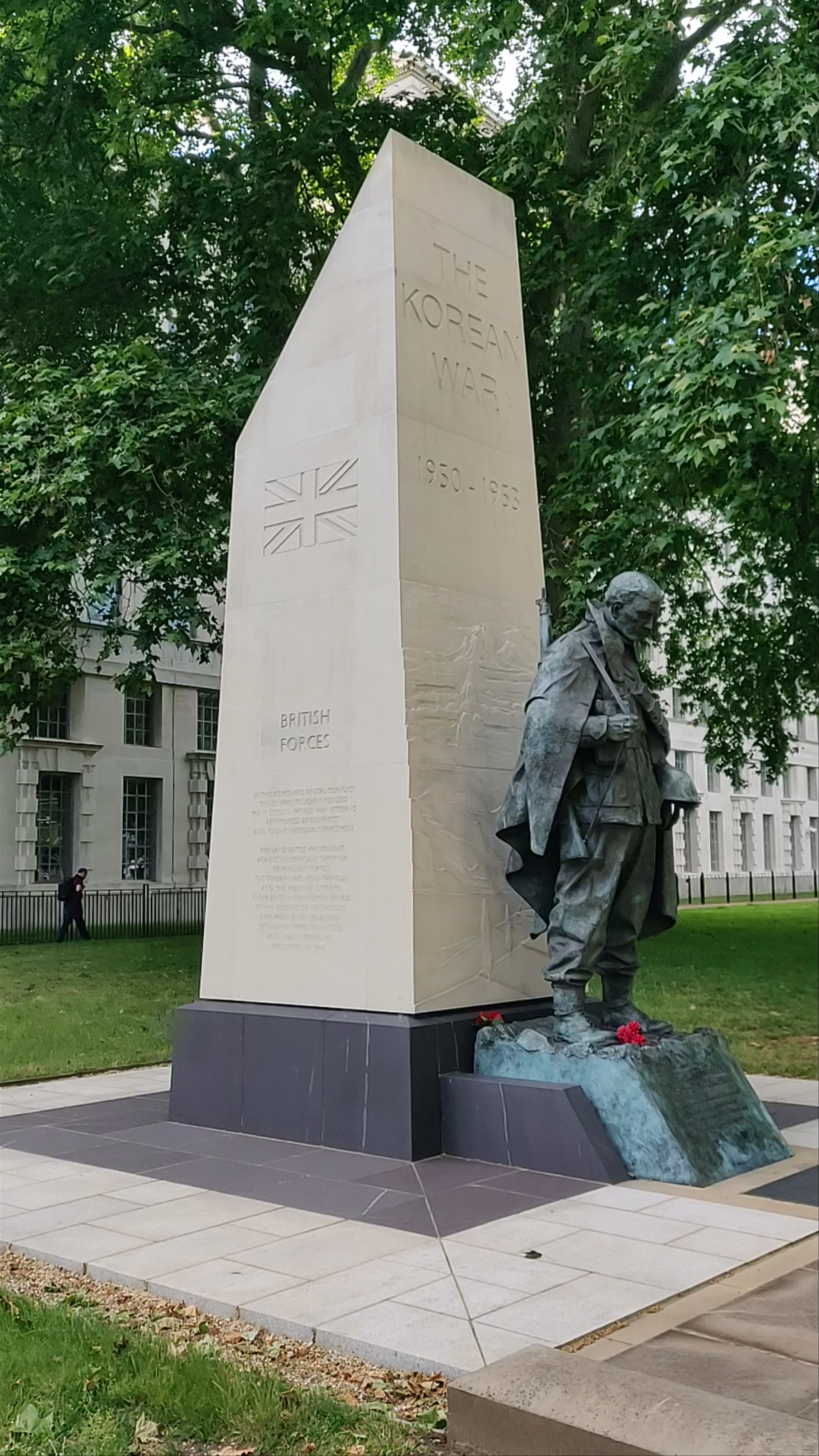 Korean War Memorial: Reflective Tribute in London’s Victoria Embankment