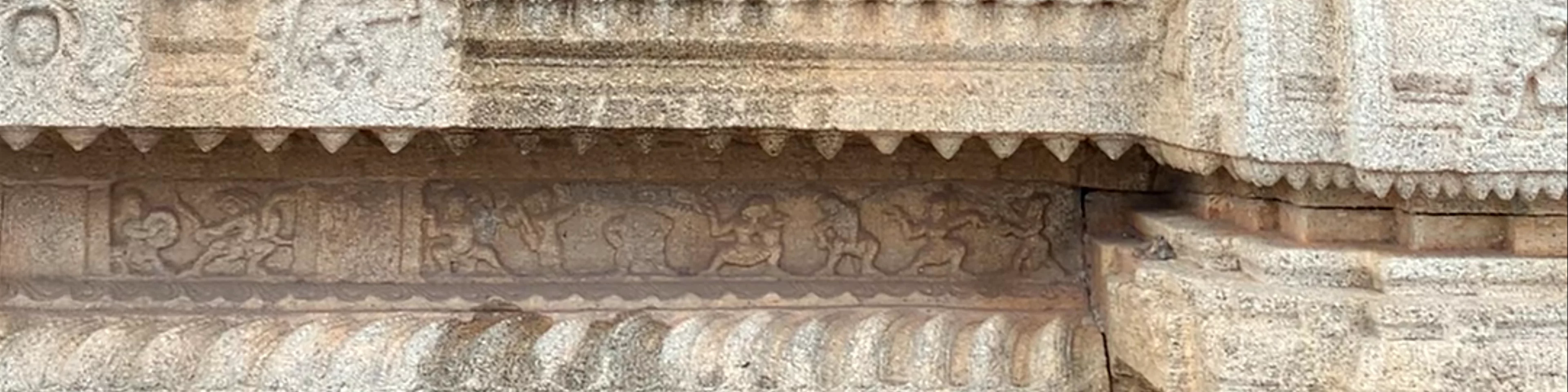 Musical pillars Mantapa