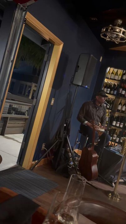 Cocoa Vino - Live entertainment! - Wine Bars Near Me - Capitola, California