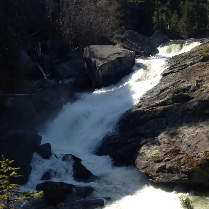 Como Lake - Waterfall at the southwest corner of Lake Como - Hiking Near Me