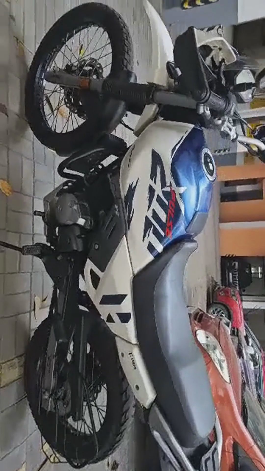 Walk-around video thumbnail