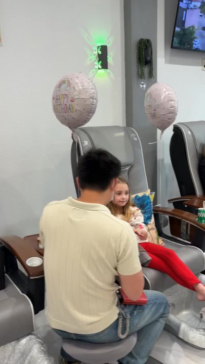 Hot Nail Spa - Birthday Girl. - Nail Salons Near Me - Stephenville, Texas