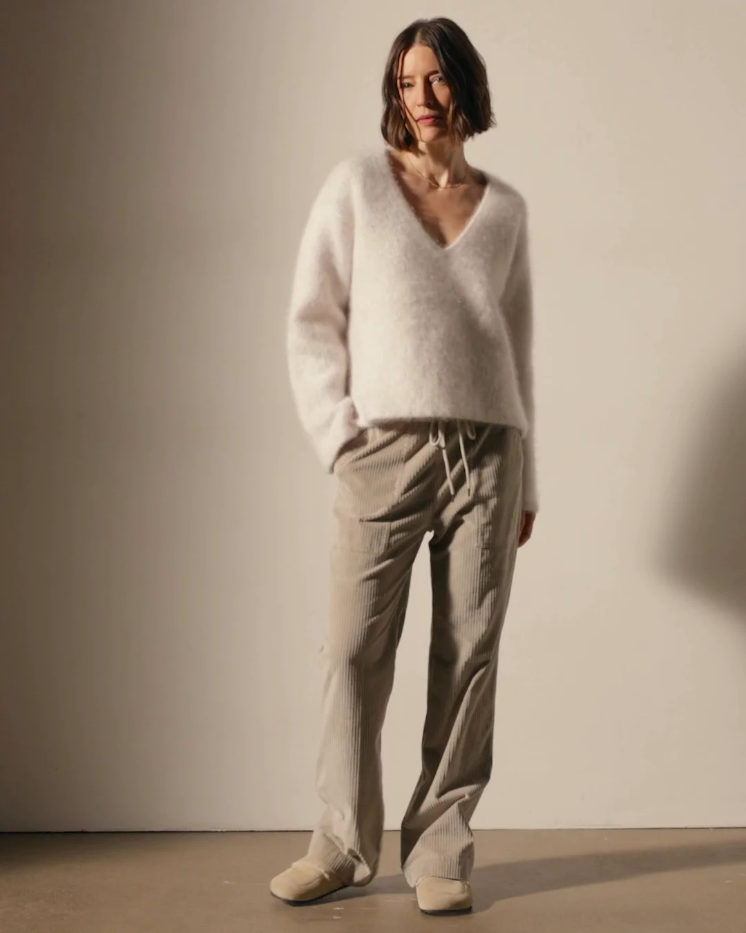 Halo Brushed Cashmere V Neck - Pearl | James Perse Los Angeles