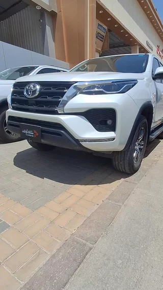 تويوتا فورتشنر VX 2024
