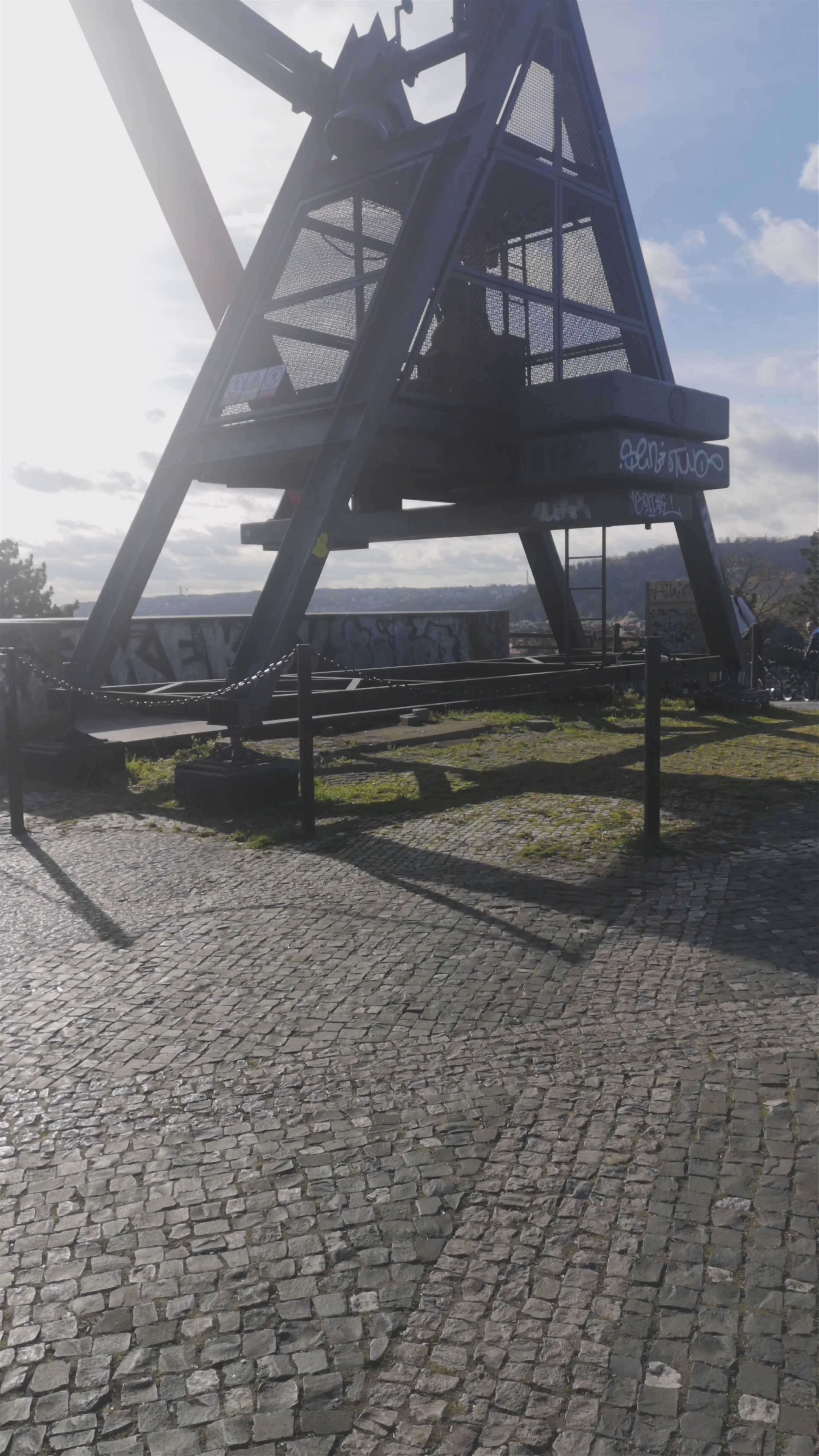 Metrónomo de Praga: Iconic Urban Landmark Overlooking Prague