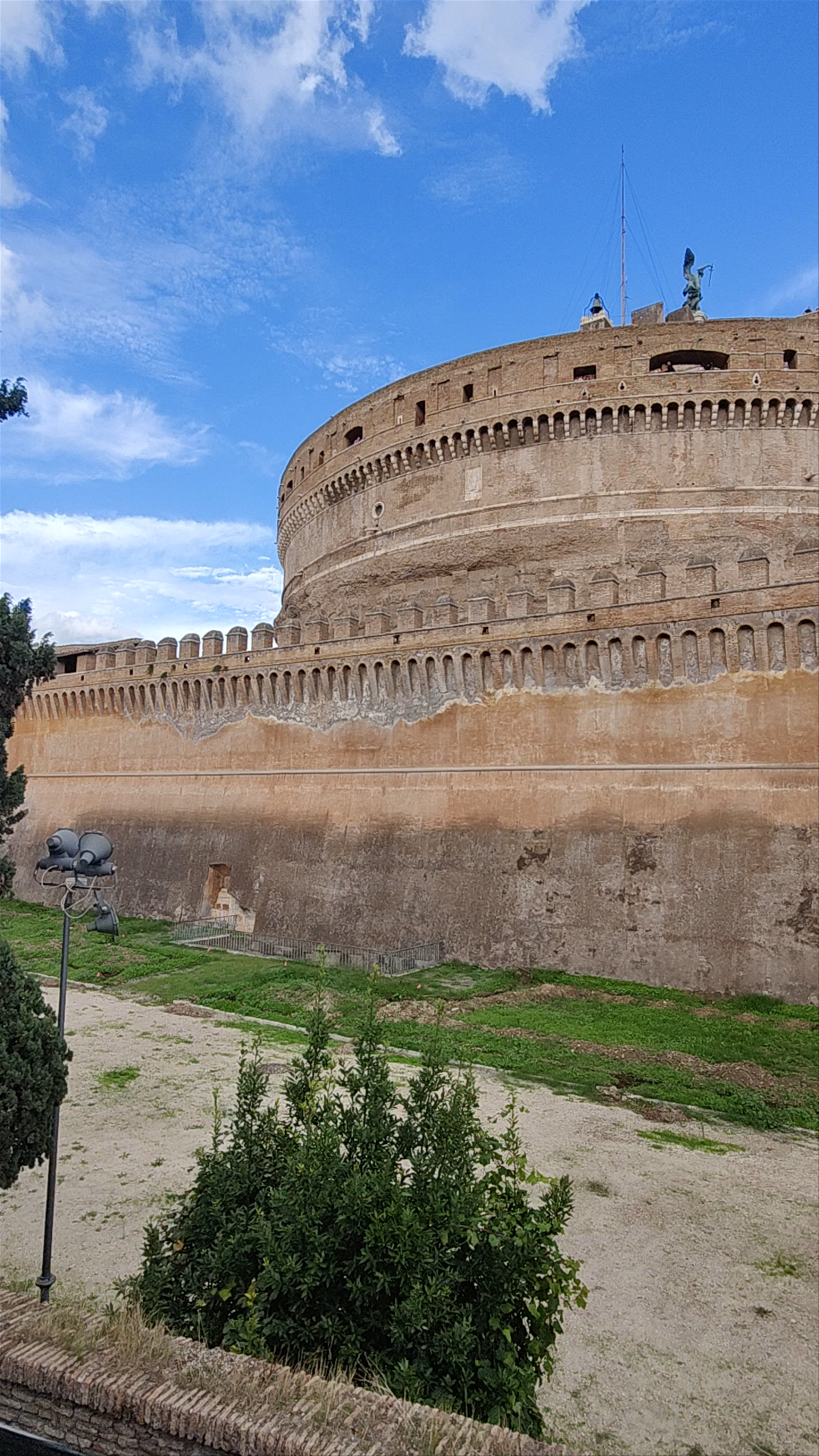 Castel Sant'Angelo: Majestic History on the Tiber in Rome