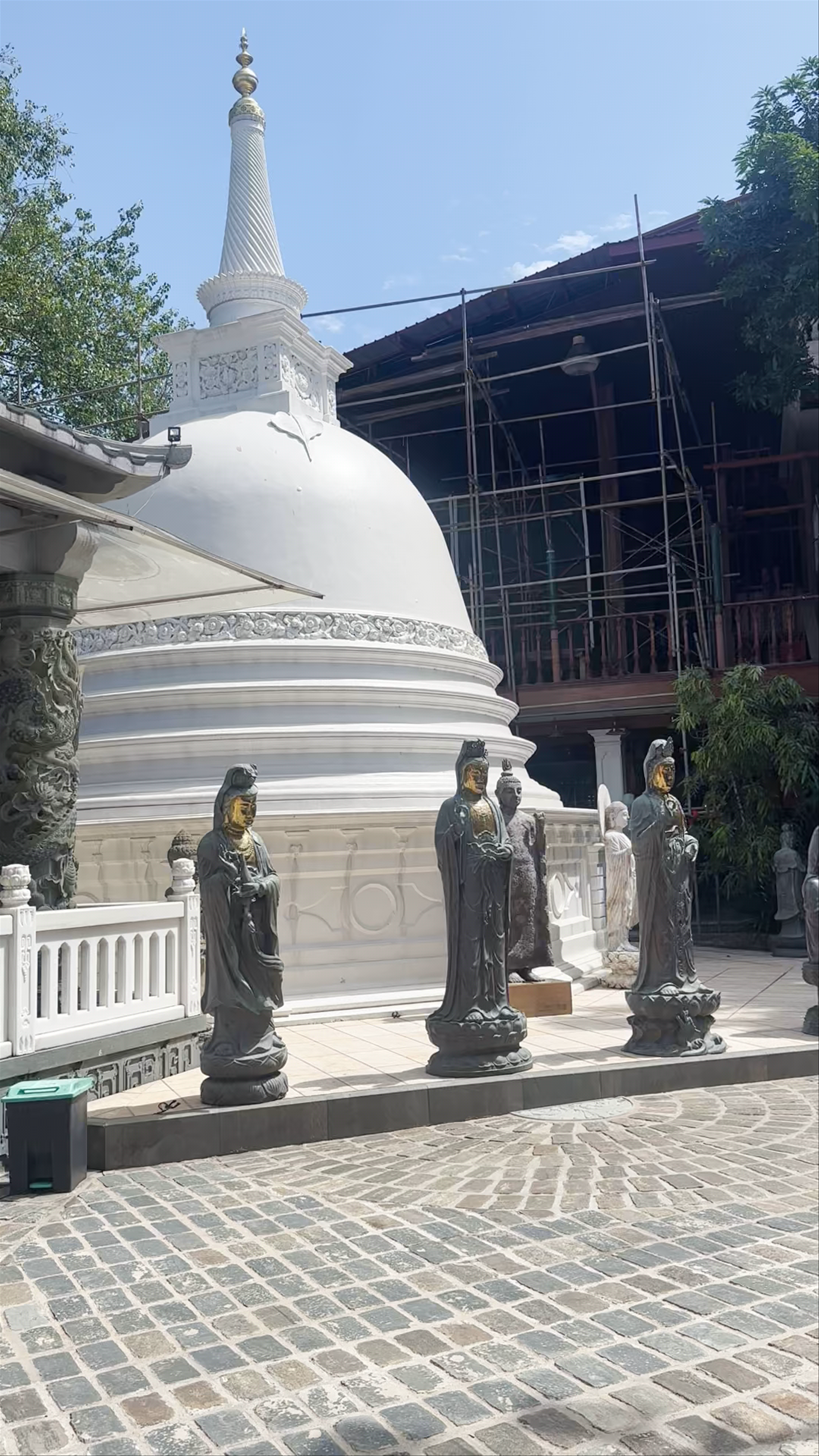Gangaramaya Temple: Spiritual Serenity in the Heart of Colombo