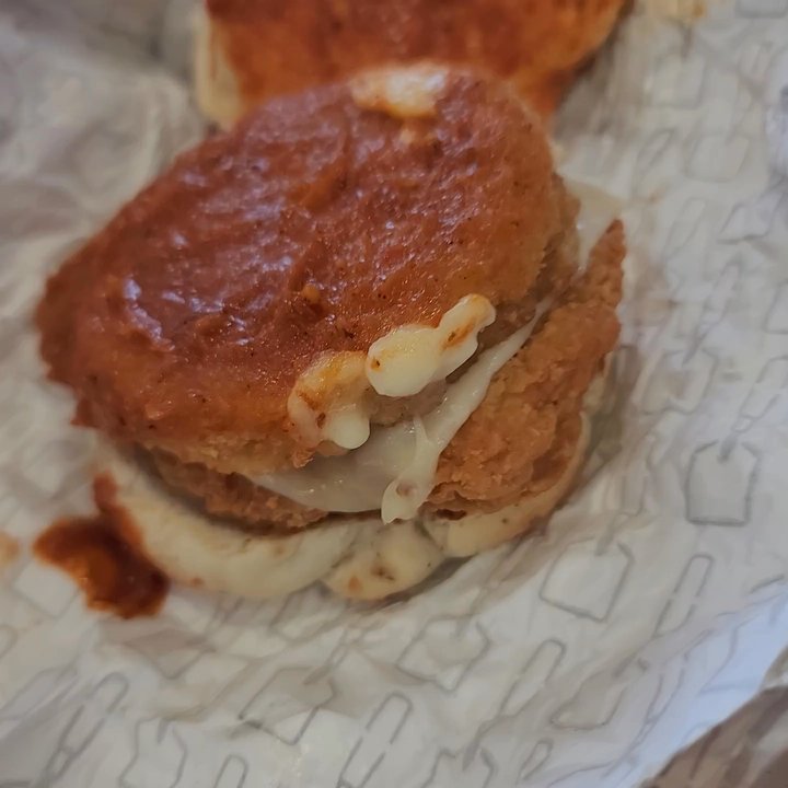 Wendy's - Not bad hope Wendy's keeps  a while don't know about the burger with the mozzarella cheese and the marinara but the chicken is yummers - Fast Food Near Me - Williamsburg, Kentucky