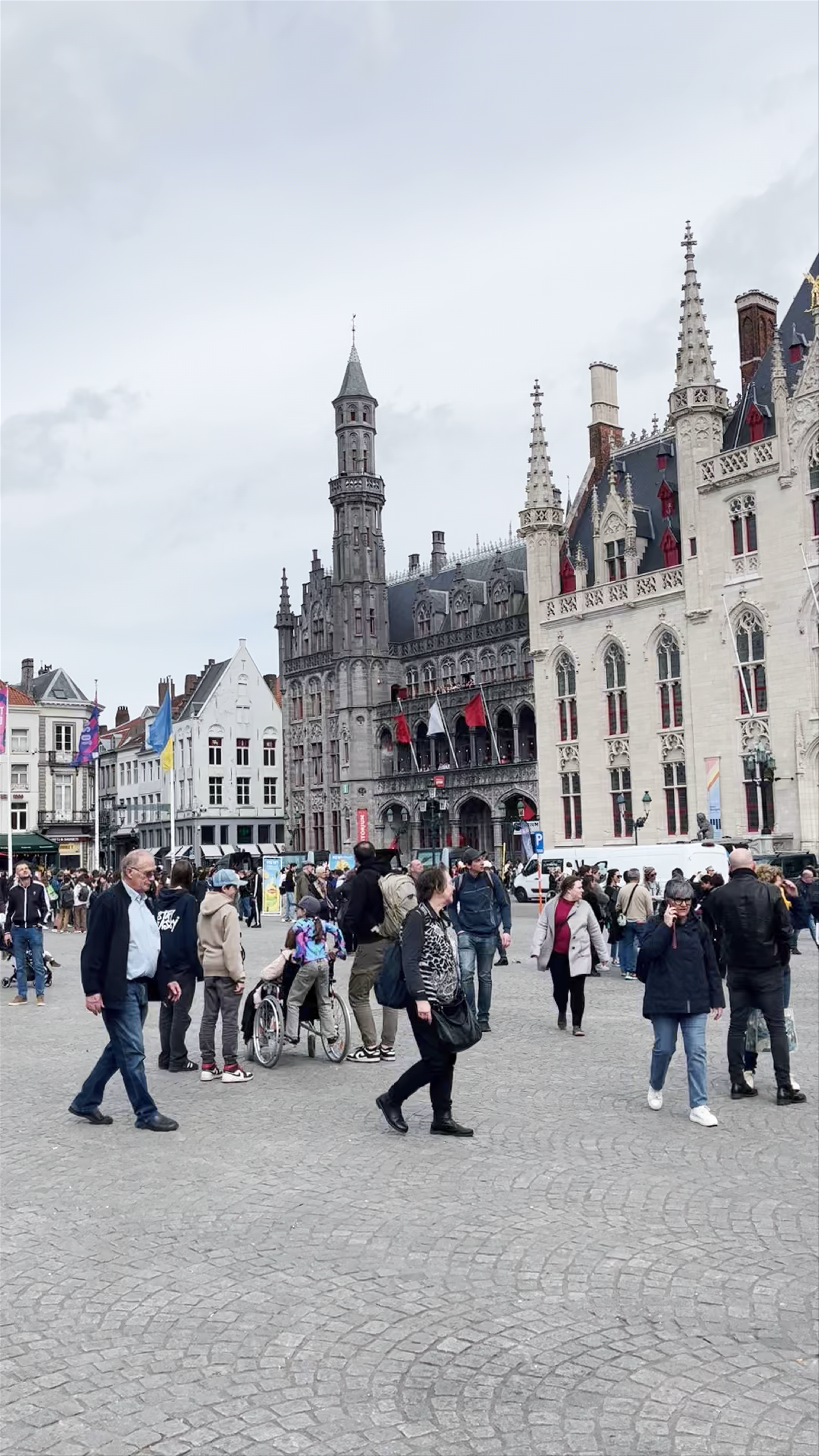 Market Square, Bruges: Medieval Charm and Vibrant City Life