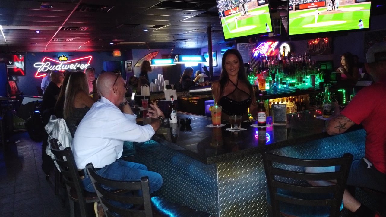 Locals' - Pubs Near Me - Jacksonville, Florida