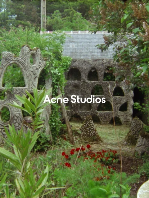 Acne Studios - © Artlist