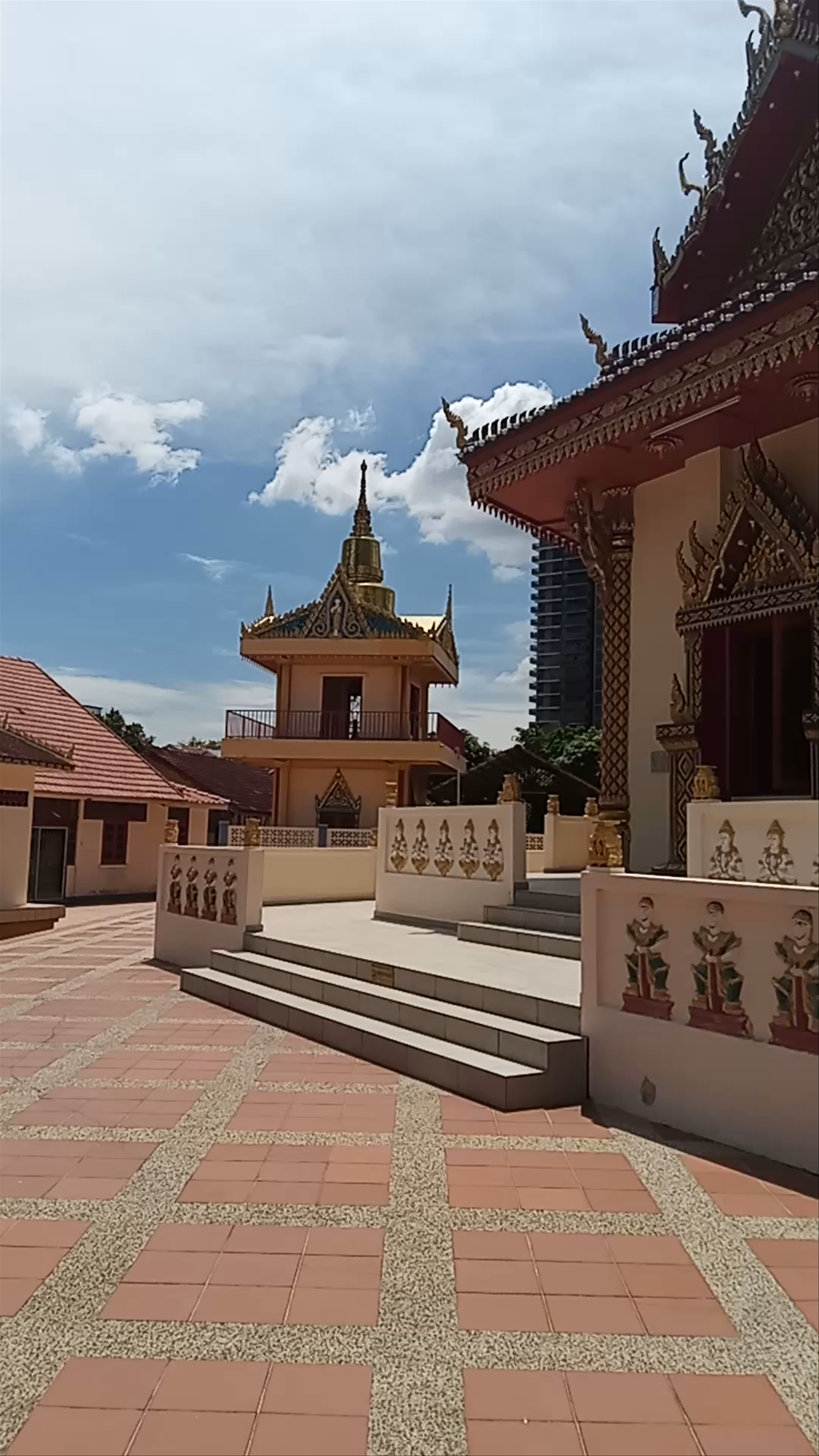 Wat Chayamangkalaram Thai Buddhist Temple