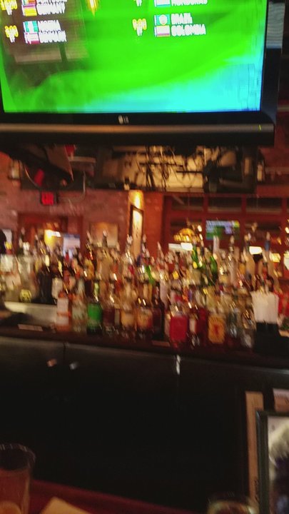 Uno Pizzeria & Grill - The bar - Pizza Near Me - Hamilton, New Jersey