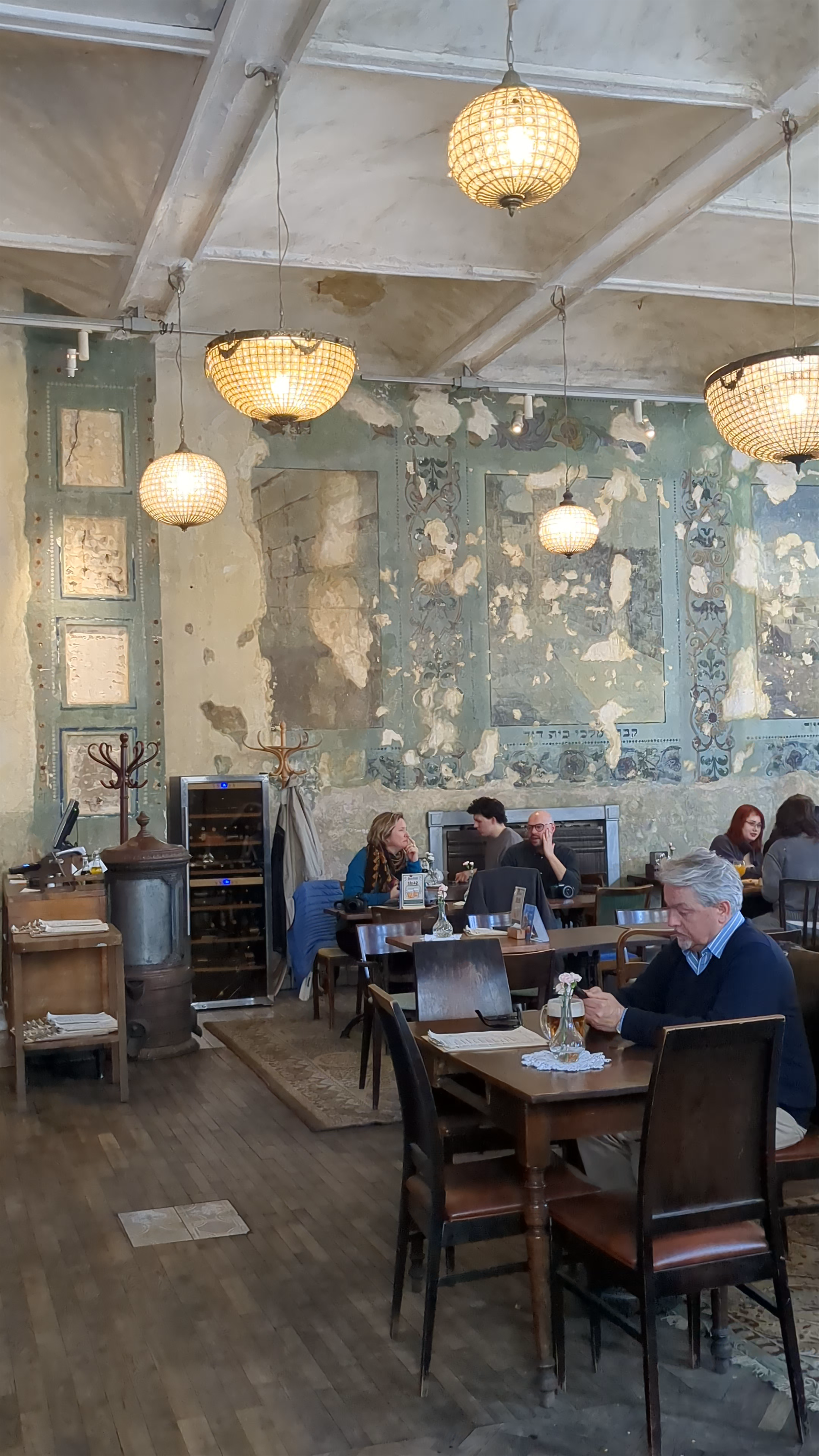 HEVRE | Bar & Restaurant