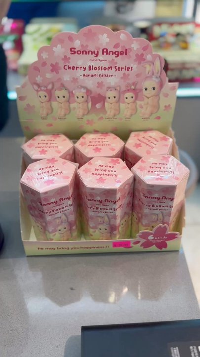 Maneki Neko - We got to pick our blindbox! - Toy Stores Near Me - Burbank, California