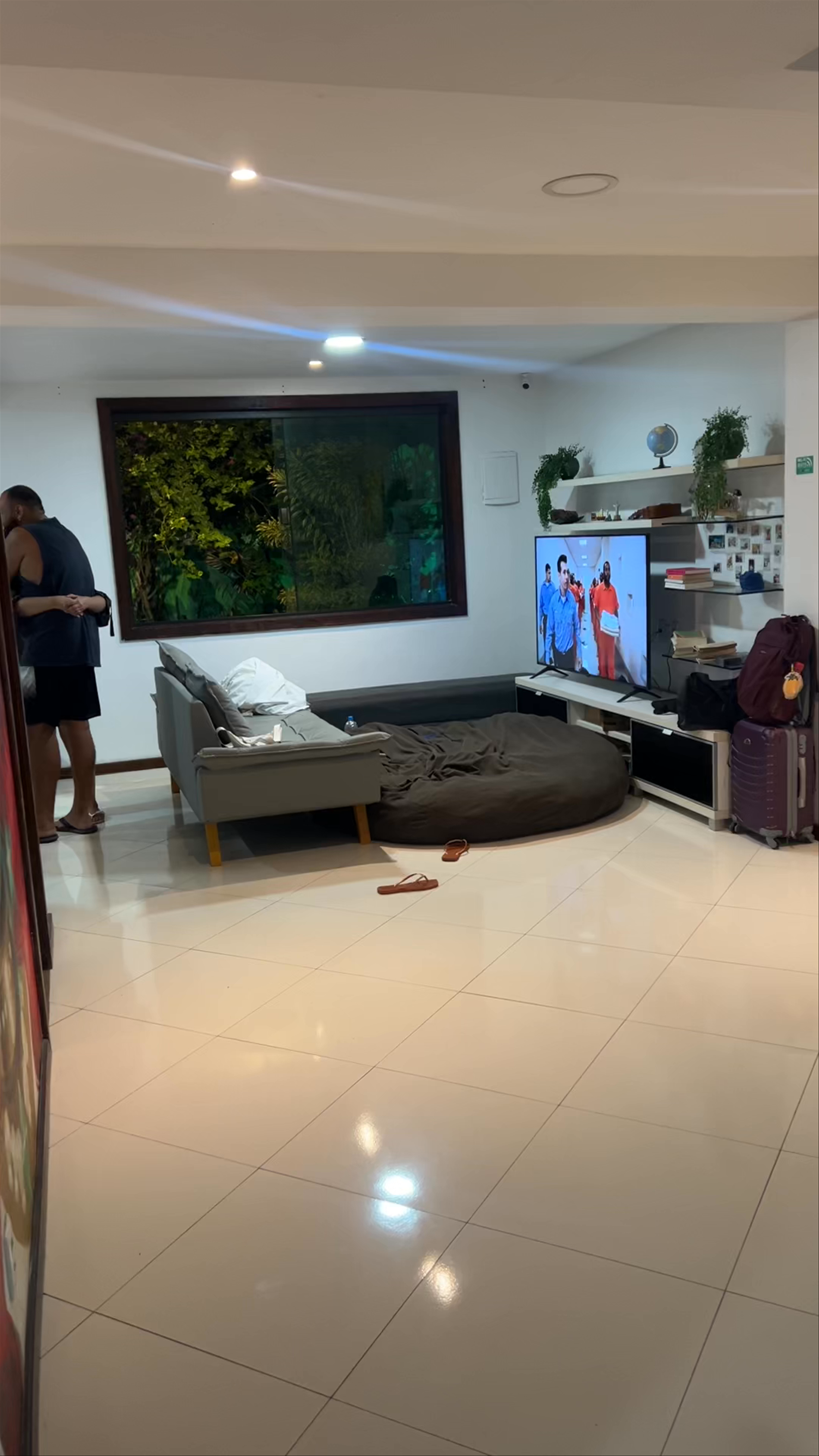 ENSEADA HOSTEL - Rua Profª. Jurema Manhard - Praia dos Anjos