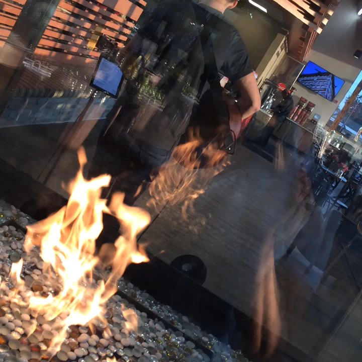 Reasor's - Good live music in the restaurant, Daniel M. Jordan, am going to keep checking iTunes waiting for his first album!!!!!!! - Grocery Near Me - Tulsa, Oklahoma