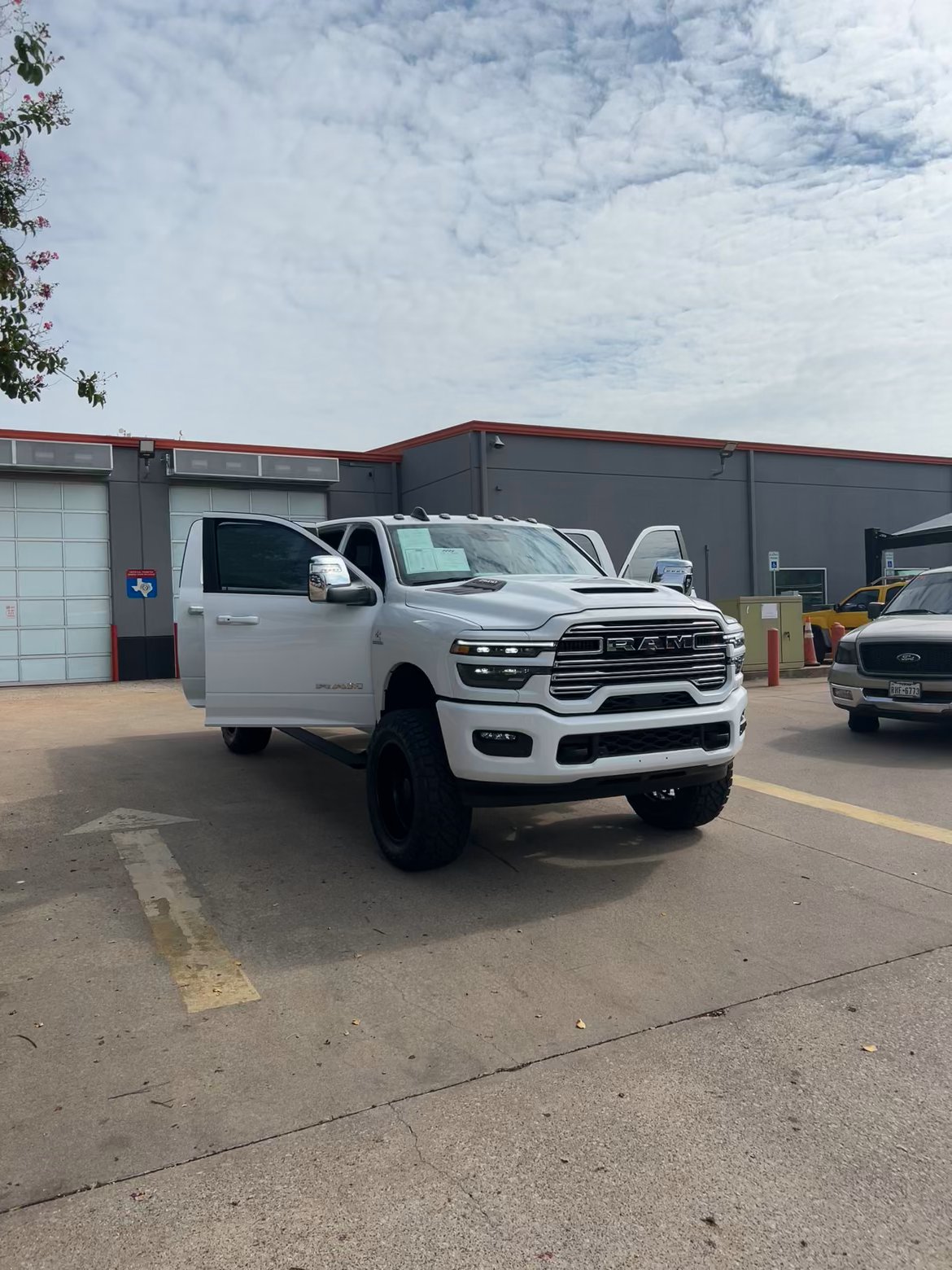 Lifted Trucks - #TX10658 - 2025 Ram 2500 Laramie Mega Cab