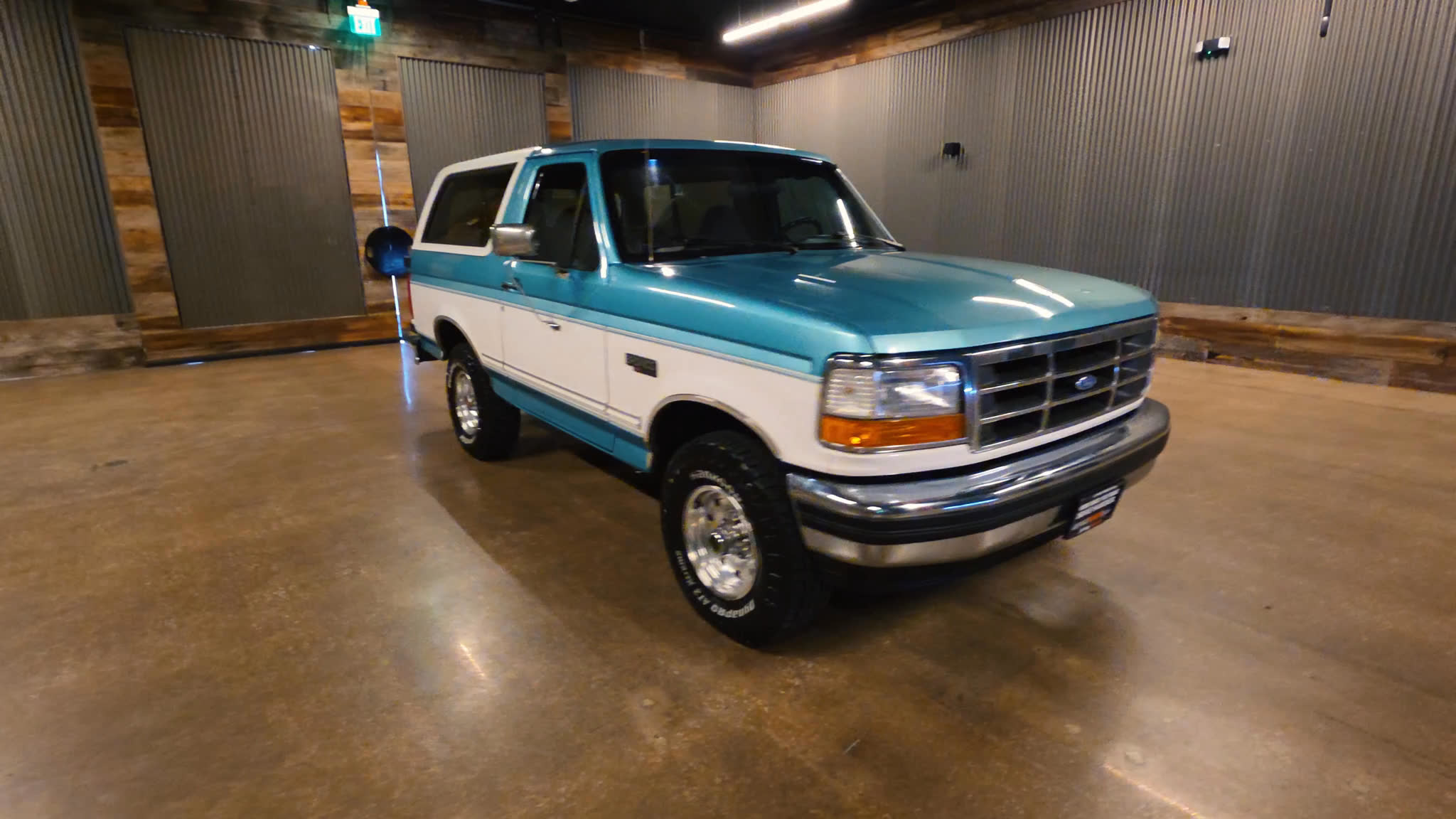 Lifted Trucks - #TX09418BB - 1995 Ford Bronco XLT