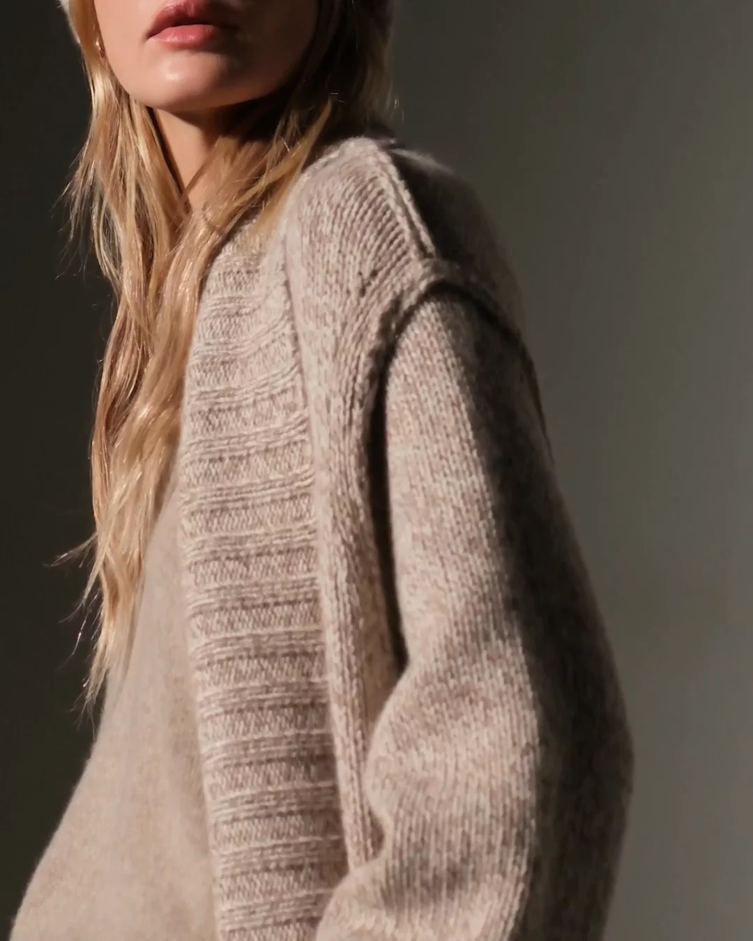 Auralee Shetland Wool Cashmere Knit Cardigan - Top Beige
