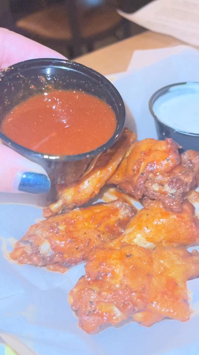 Salvi PDX - Chicken wings - Salvadoran Near Me - Portland, Oregon