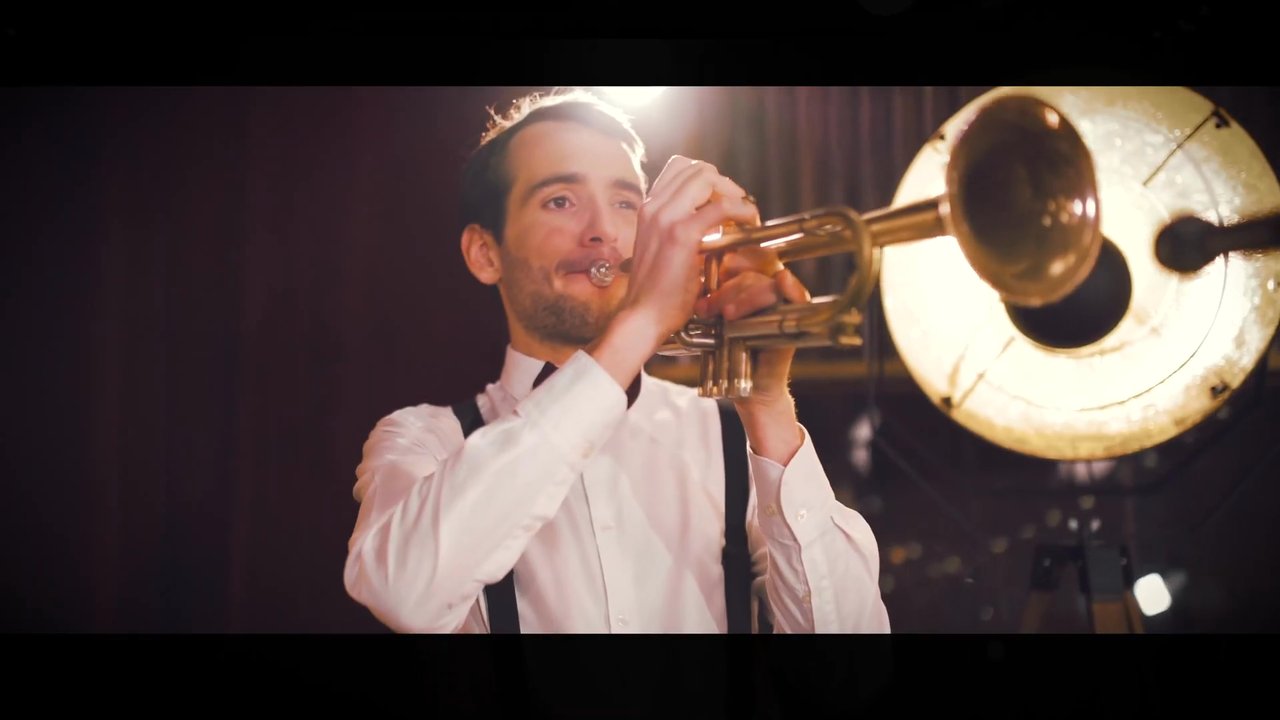 Silver Moon Jazz Band - Bad Guy - video