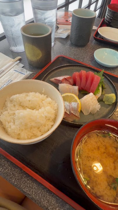 Yohei Sushi Restaurant - Sushi Bars Near Me - Honolulu, Hawaii