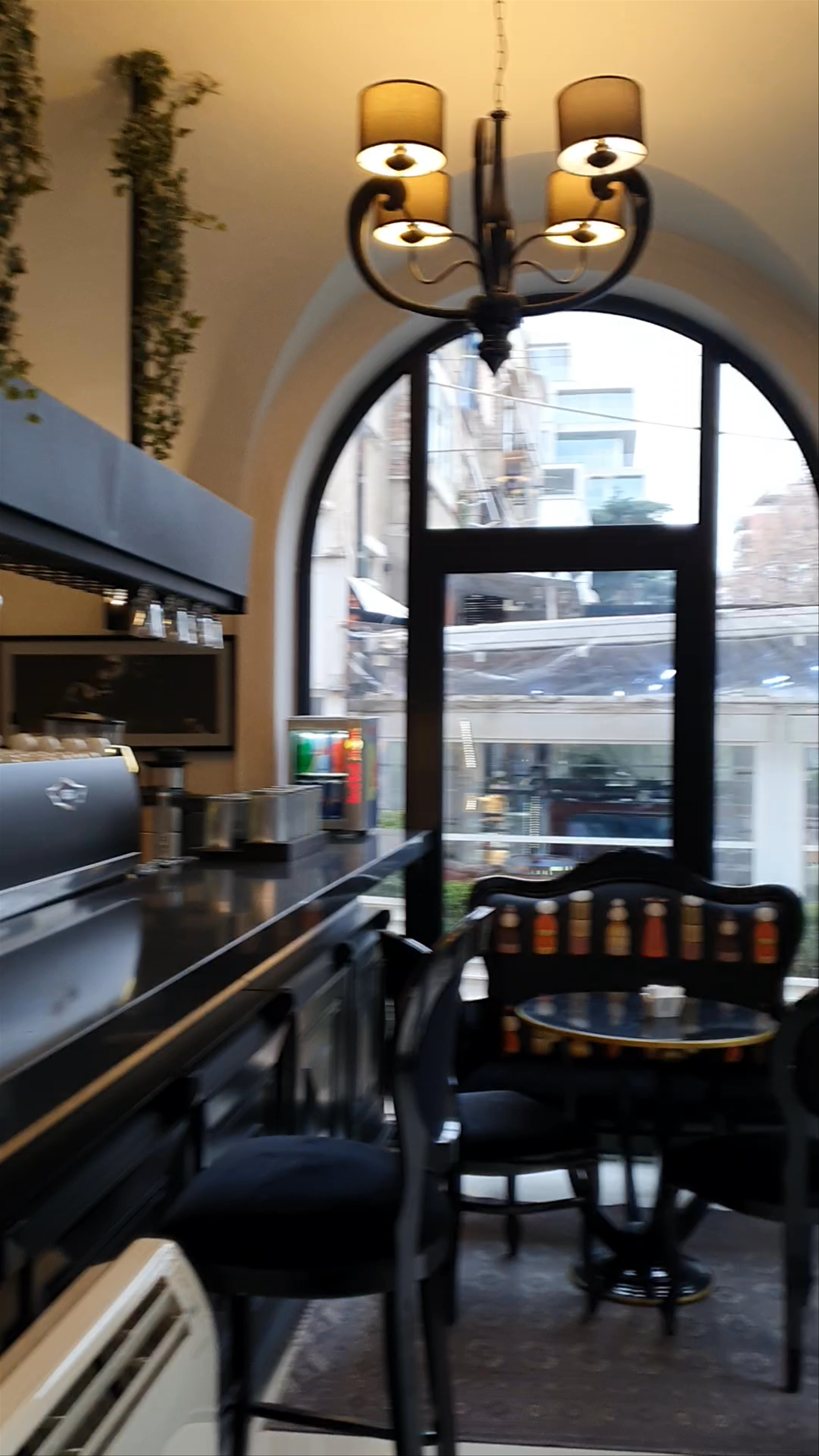 Arté Boutique Hotel - Elegant Café Ambiance in Tirana, Albania